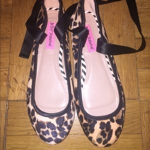 Betsey Johnson cute ballet flats